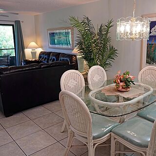 Florida Vacation Villas — Sample Dining Area