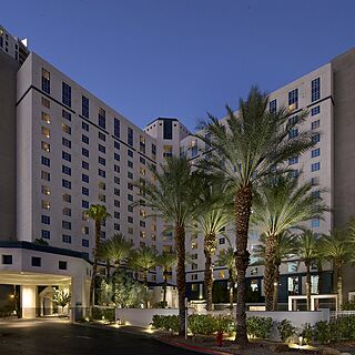 Hilton Grand Vacations on Paradise &mdash; Exterior