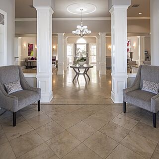Club de Soleil — Lobby