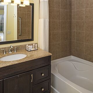 Hilton Vacation Club Desert Retreat Las Vegas — Sample Bathroom