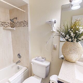 North Lake Lodges & Villas — Sample Bathroom