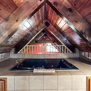North Lake Lodges & Villas — Sample Bathtub