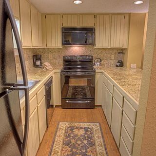 Foxhunt at Sapphire Valley &mdash; Sample Kitchen