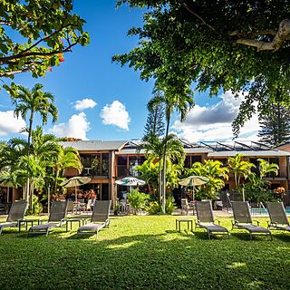 Kapulanikai Vacation Suites — Exterior