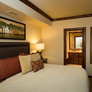 Les Saisons — Sample Bedroom