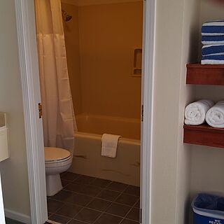 Varsity Clubs of America - South Bend Chapter — Sample Bathroom