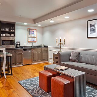 Club La Pension — Sample Living Area