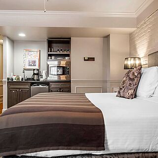 Club La Pension — Sample Bedroom