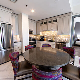 Holiday Inn Club Vacations New Orleans Resort — Sample Dining Area