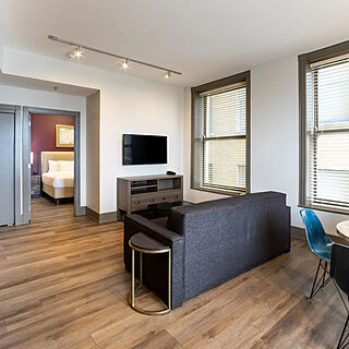 Holiday Inn Club Vacations New Orleans Resort — Sample Living Area
