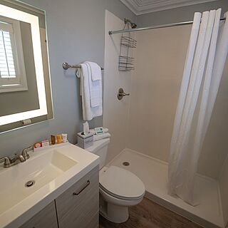 Frenchmen Orleans at 519 — Sample Bathroom