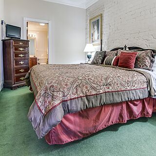 Plaza Suite Hotel Resort — Sample Bedroom
