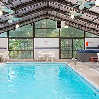 Treetop Condominiums at Four Seasons, USA — Pool