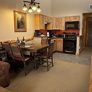 Hope Lake Lodge & Indoor Water Park — Sample Living Area