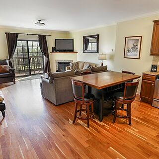 Liftside Village at Hunter Mountain Resort — Sample Dining Area
