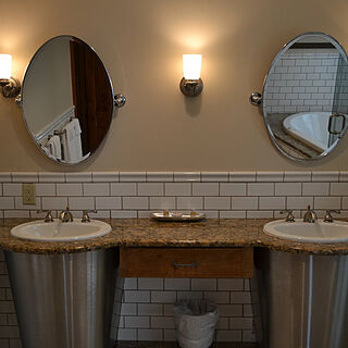 Garden Valley Dockside — Sample Bathroom