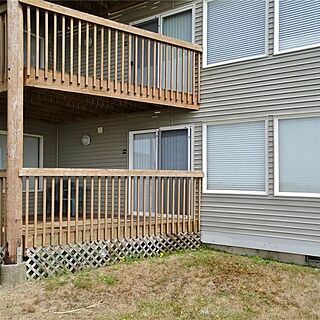 Pacific Avenue &mdash; Sample Balcony