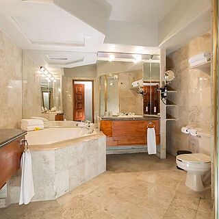 Barcelo Kamina — Sample Bathroom