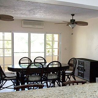 Reina Del Mar — Sample Dining Area