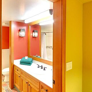 The Grand Canadian Resort of the Rockies — Sample Bathroom