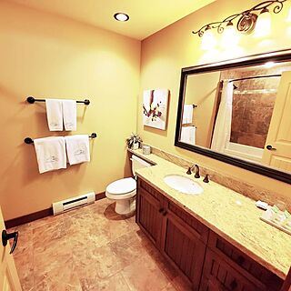 Lake Okanagan Resort — Sample Bathroom