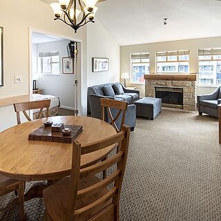 Whiski Jack at the Tyndall Stone Lodge — Sample Dining Area