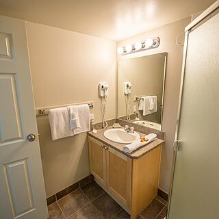 Panorama Vacation Retreat at Horsethief Lodge &mdash; Sample Bathroom