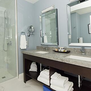 124 on Queen Hotel & Spa — Sample Bathroom