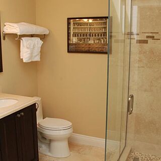 124 on Queen Hotel & Spa — Sample Bathroom