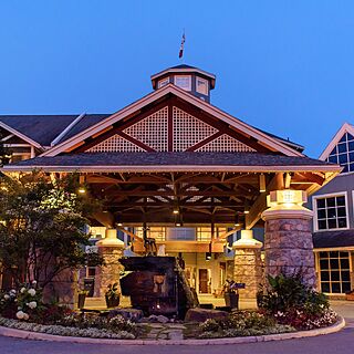 Deerhurst Resort &mdash; Exterior