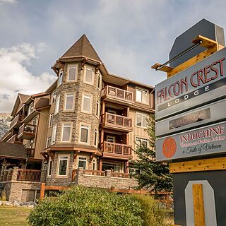 Elkhorn at Falcon Crest — Exterior