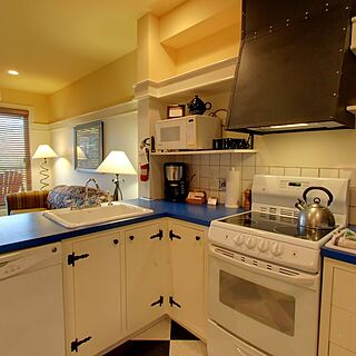 Hilton Grand Vacations Club Tremblant Canada — Sample Kitchen