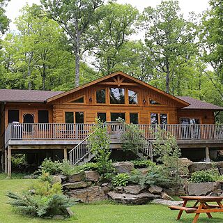 Frontenac Shores — Exterior