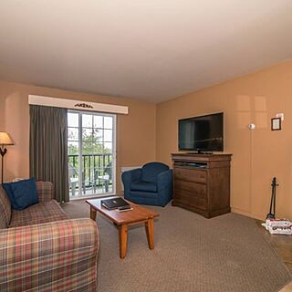 GeoHoliday Heights at Lac Morency — Sample Living Area