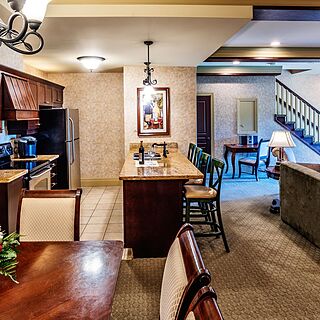 Georgian Bay Hotel & Conference Centre — Sample Living Area