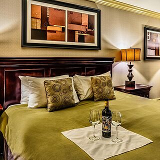 Georgian Bay Hotel & Conference Centre — Sample Bedroom