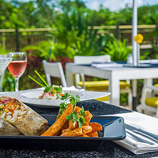 Grand Luxxe at Vidanta Riviera Maya — Bars and dining options on-site