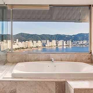 Fiesta Americana Acapulco Villas — Sample Bathroom