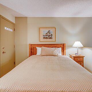 Glacier Lodge &mdash; Sample Bedroom