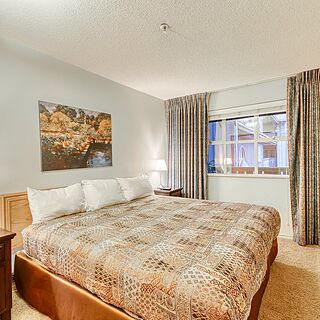Glacier Lodge &mdash; Sample Bedroom