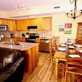 Heron Point at Invermere on the Lake — Sample Kitchen