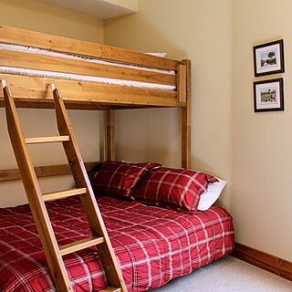 Heron Point at Invermere on the Lake — Sample Bedroom