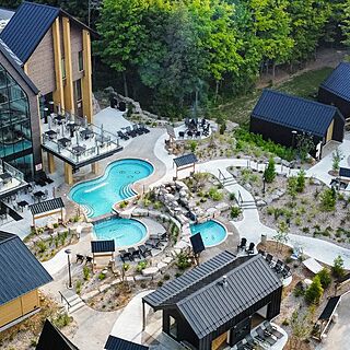 Horseshoe Resort — Exterior