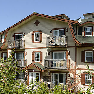 La Voliere du Mont-Tremblant — Exterior