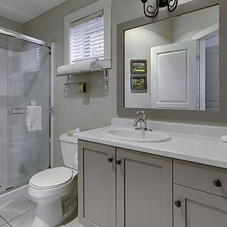 Predator Ridge - Falcon Point Cottages — Sample Bathroom
