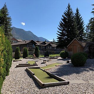 Radium Valley Vacation Resort — Exterior