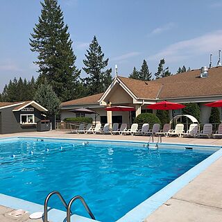 Radium Valley Vacation Resort — Pool