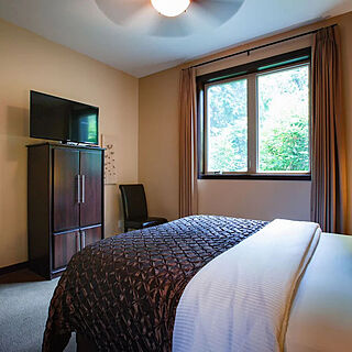 Sunrise Ridge Waterfront Resort — Sample Bedroom