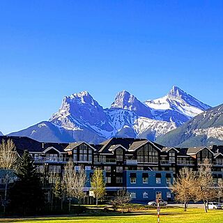 Sunset Resorts - Canmore — Exterior