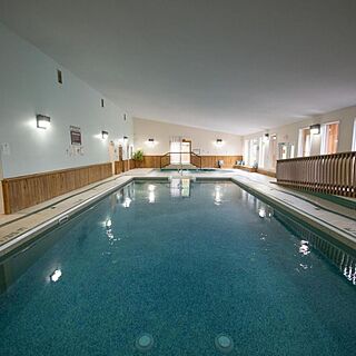 The Banff Gate Mountain Lodge and Spa — Pool